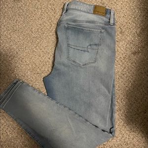 American Eagle light wash jeans